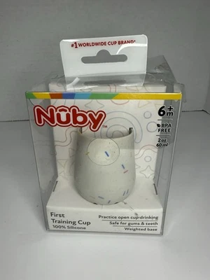Nuby Baby's First Training Cup силиконовая, без бисфенола А, открытая чашка - Изображение 1 из 4