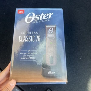 NEW Oster Professional Cordless Classic 76 Salon Barber Detachable Blade Clipper - Picture 1 of 6