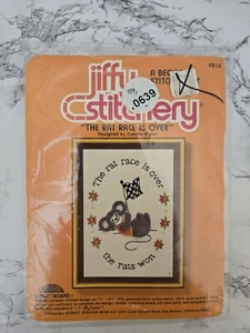 Vintage Jiffy Stitchery Kreuzstich Das Rattenrennen ist vorbei Heftset #614 versiegelt - Bild 1 von 5