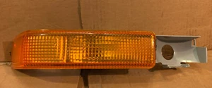 Passenger Corner/Park Light Fits 98-05 BLAZER S10/JIMMY S15 3831995 - Bild 1 von 1