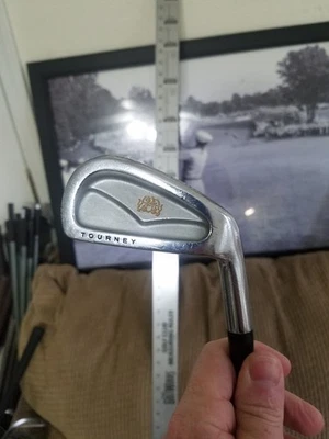 MacGregor Tourney MT #4 iron.. Factory Aldila Stiff Graphite.. All OEM.. Looky! - Image 1 of 4