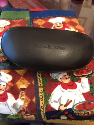 Estojo rígido para óculos Michael Kors - Imagem 1 de 4