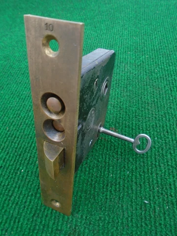 CIRCA 1915 RHC # 0945 READING HARDWARE PUSH BUTTON MORTISE  LOCK w/KEY (19388) Cover