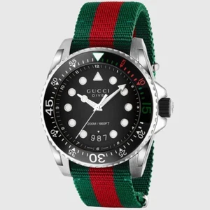Gucci Dive 45 mm schwarzes Zifferblatt grün und rot Webband Quarz Herrenuhr YA136209A - Bild 1 von 2