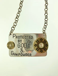 Amber's Allie "Protected by God & Gunpowder" Platte Halskette - Bild 1 von 4
