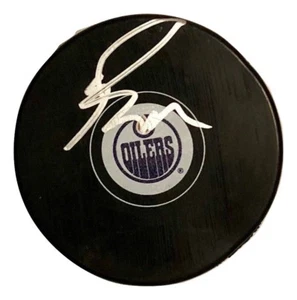RYAN NUGENT-HOPKINS AUTOGRAPHED SIGNED OFFICIAL PUCK EDMONTON OILERS w/COA - Picture 1 of 3