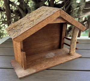 Vintage Wooden Nativity Stable Made in Japan No Figures Creche Only 7.5" x 11" - Picture 1 of 14