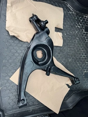 Mercedes W107 SL 560 Achsschenkel  - Bild 1 von 3