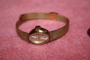 Vintage Westclox Ladies Watch 17 Jewels Gold-tone Slide Band runs - Picture 1 of 4