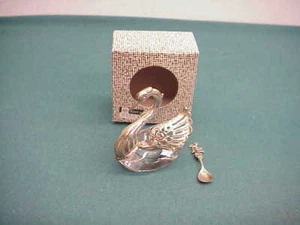  Antico cigno argento sale 835 vetro ali incernierate e 835 cucchiaio sale cherubino scatola - Foto 1 di 7