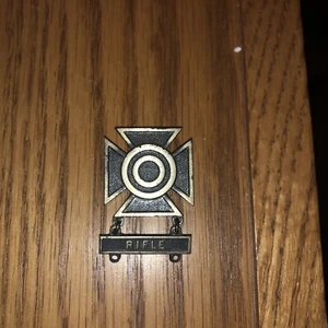 US Army Iron Cross Marksman Badge Pin Rifle Bar Sterling Military - Picture 1 of 5