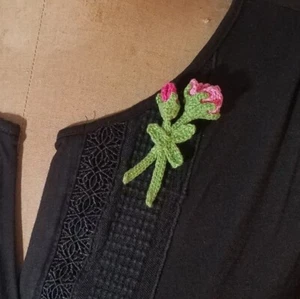 Long Stem Rose Handmade Pink Corsage Magnetic Brooch Lapel Pin Boutonniere  - Picture 1 of 9