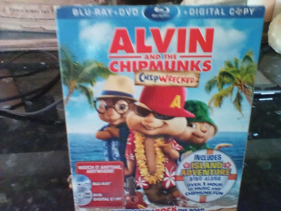 Alvin and the Chipmunks: Chipwrecked (Blu-ray Disc, 2012, 2-Disc Set) WS Color  - Image 1 of 1