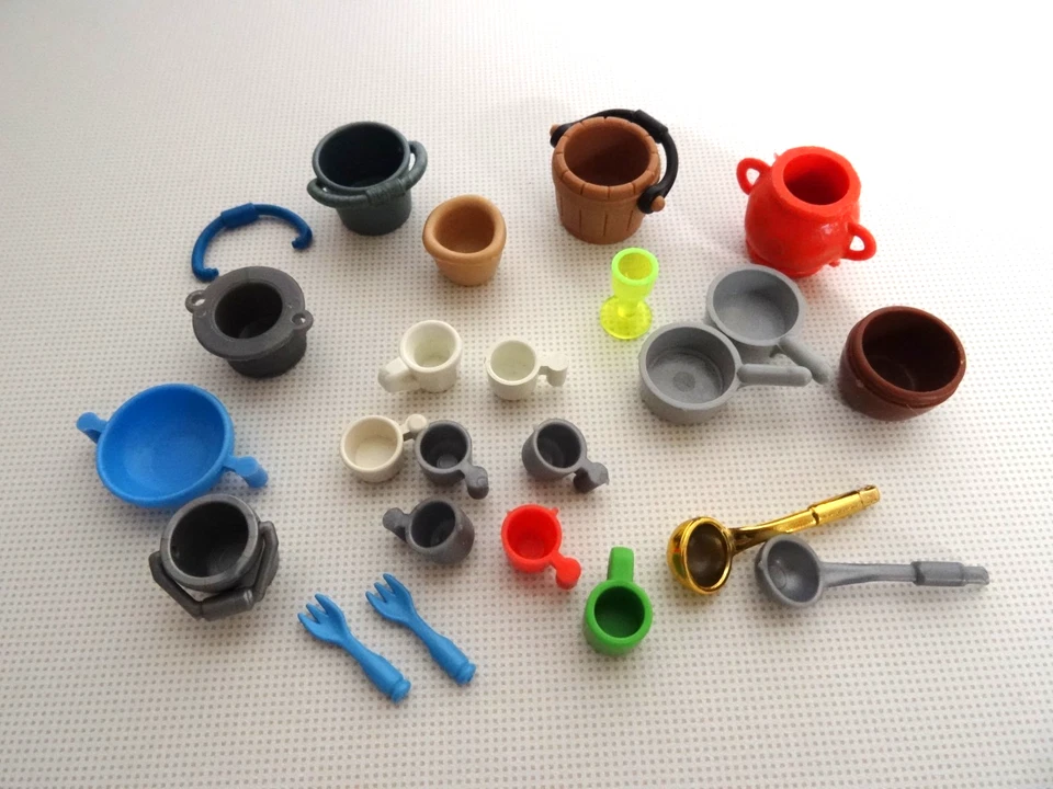 Playmobil Geschirr Tassen Töpfe Pfannen Schöpfkelle Eimer Gabel Glas - Bild 1 von 1