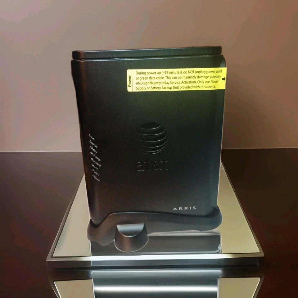 Módem router WiFi ARRIS (AT&T) NVG510 con cables y adaptador/brevemente usado/limpio Foto 1 de 4