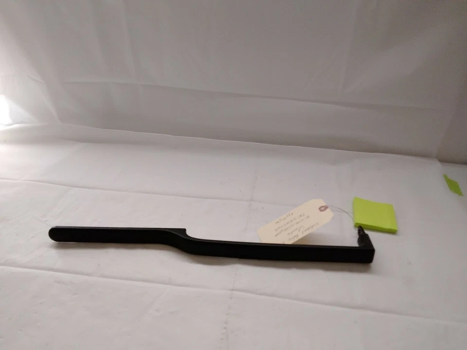 Manija de la puerta del refrigerador Hotpoint: WR12X10609 Foto 1 de 3