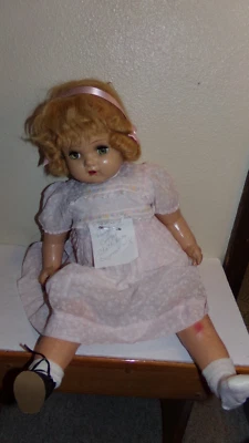 Винтажная 23-дюймовая сидящая кукла Horsman из композитной ткани оригинальный парик розовое платье - Изображение 1 из 4