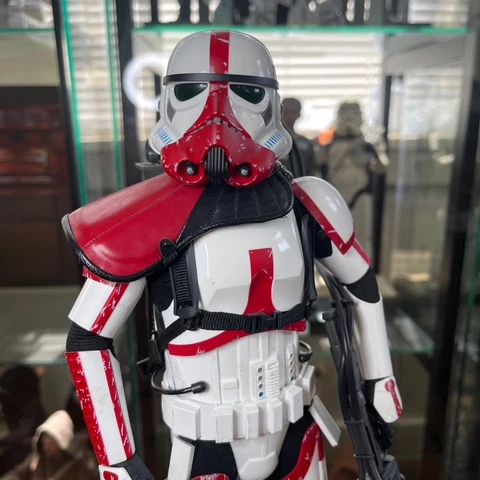 Hot Toys The Mandalorian - TMS012 Incinerator Stormtrooper. OOTB DEAL! Cover