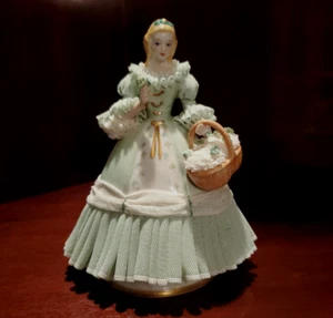 IRISH DRESDEN PORCELAIN LACE FIGURINE "SHAMROCKS FOR SALE"-IOB - Picture 1 of 11