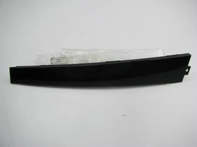 Черная раскрывающаяся молдинговая полоса для задней правой передней дверной рамы 98-01 Passat - Изображение 1 из 4