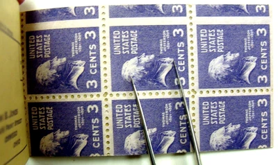 807a  NEVER HINGED MNH COMPLETE BOOKLET BK102 DRAMATIC MISCUT ERROR - Image 1 of 4