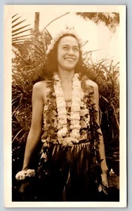 Hula Dancer in skirt Hawaii HI real photo 1940s pretty woman c1942 - Picture 1 of 2