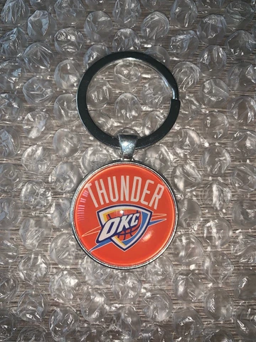 New Without Tags NBA Basketball Keychain Oklahoma City Thunder Cover