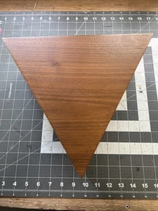 HUMIDOR DE CANNABIS Madera 3 Variedades CANNADOR ALMACENAMIENTO PREMIUM Forma de Triángulo sin usar - Imagen 1 de 22