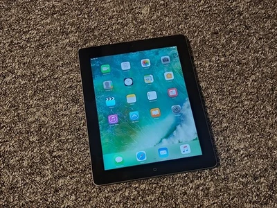 Apple iPad 4th Generation - 64GB - Black - Fully Functional - Free P&P - Image 1 of 4