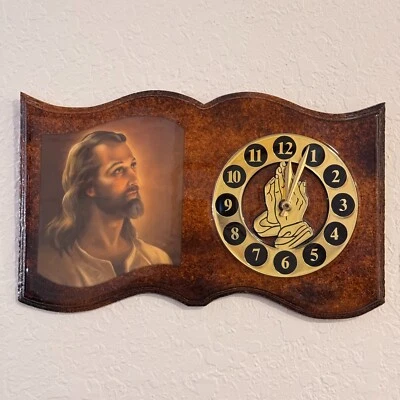 Vintage wooden religious wall clock Italy Jesus praying hands God Lord 15 inches - Image 1 of 2
