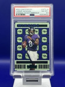 2022 Panini Contenders #WTLJA Lamar Jackson WINNING TICKET Emerald PSA 8,5 - Bild 1 von 2