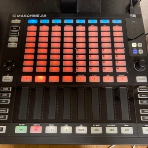 Native Instruments MASCHINE JAM Grid Performance Controller Beat Maker - Bild 1 von 4