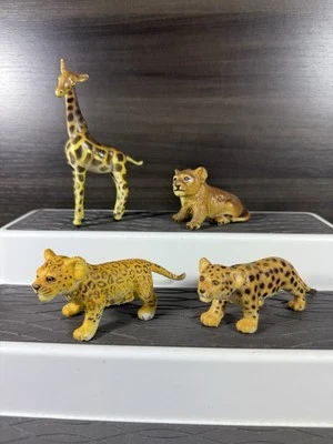 Lote de 4 figuras de guepardo AAA de plástico vintage / leopardo / jirafa / león Foto 1 de 4