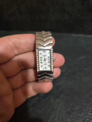 Женские часы Collezio. Квадратная поверхность с декоративным ювелирным скосом. Непроверенные  - Изображение 1 из 4