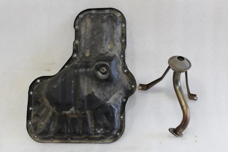 2006 TOYOTA SEQUOIA LOWER ENGINE MOTOR OIL PAN AND STRAINER Foto 1 de 4