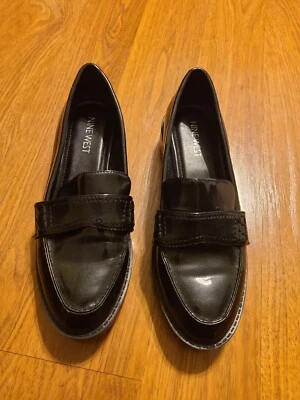 Mocassim feminino salto baixo vintage Y2K Nine West couro envernizado "Mayhemo" tamanho 5.5 EVC - Imagem 1 de 4