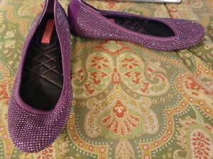 Isaac Mizrahi 6 purple flats shimmery shoes