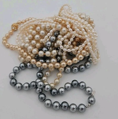 Lote de collar de perlas de imitación de colección cuerda cuádruple Japón Nolan Miller Marvella Foto 1 de 4