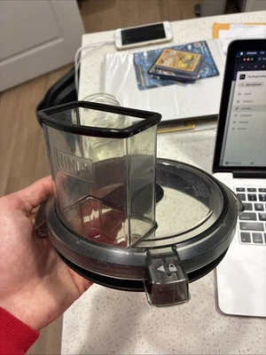 Cubierta de tapa de conducto de alimentación Ninja para recipiente procesador de alimentos de 40 oz CT671AV CT672A CT672V Foto 1 de 3