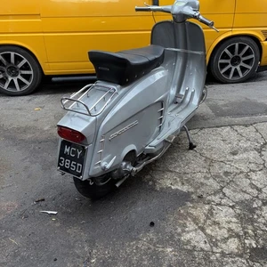 Lambretta 150 Silver Special - Picture 1 of 9