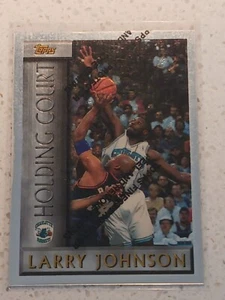 1996-97 Topps Larry Johnson Holding Court w/Peel #HC1 Charlotte Hornets - Bild 1 von 2