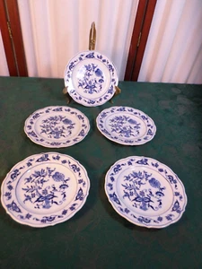 5pc Beautiful Vintage Blue Danube Blue Onion Decorative B & B/Dessert Plates - Picture 1 of 7