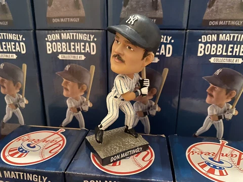 Don Mattingly New York Yankees Bobblehead Statue Figurine SGA 9/18/21 Cover