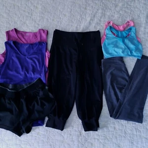 C9 Athletic Wear Lot M Bras Shorts Joggers Leggings Sleeveless Tops 8 Pieces - Picture 1 of 7