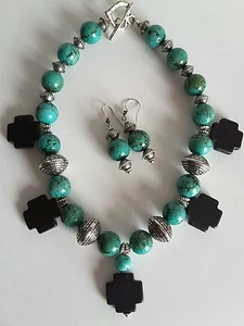 Türkis & Schwarz Kreuz Howlith und Silber Grob Schmuck Halskette/Ohrringe Set - Bild 1 von 5