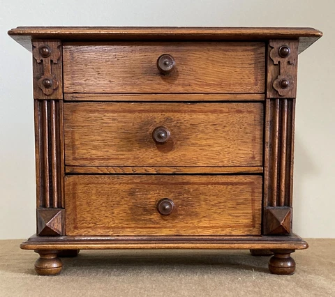 1890's MINIATURE OAK CHEST Cover