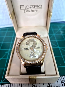 Figaro Couture Quarz Damenuhr mit Etui schwarzes Lederarmband neue Batterie lesen - Bild 1 von 8