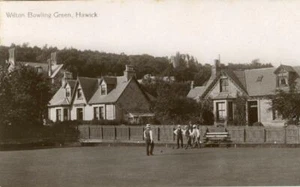 REAL PHOTO POSTCARD OF WILTON BOWLING GREEN, HAWICK, ROXBURGHSHIRE, SCOTLAND - Picture 1 of 2