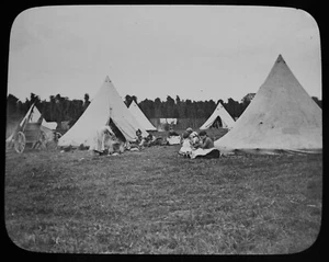 Magic Lantern Slide ANNUAL COSTERS PICNIC C1890 PHOTO HOP PICKING KENT BELL TENT - Picture 1 of 3