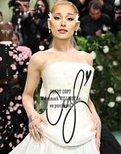 ARIANA GRANDE 8 x10" (20x25 cm) handsigniertes handsigniertes Foto 3724 - Bild 1 von 1